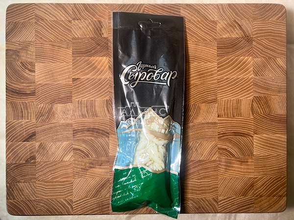 Сыр 100 гр ГОРНЫЙ СЫРОВАР (Косичка с укропом и чесноком) в Балашихе