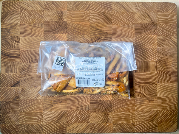 Сыр 150 гр ГОРНЫЙ СЫРОВАР (Ассорти копчёный с укропом и чесноком) в Балашихе